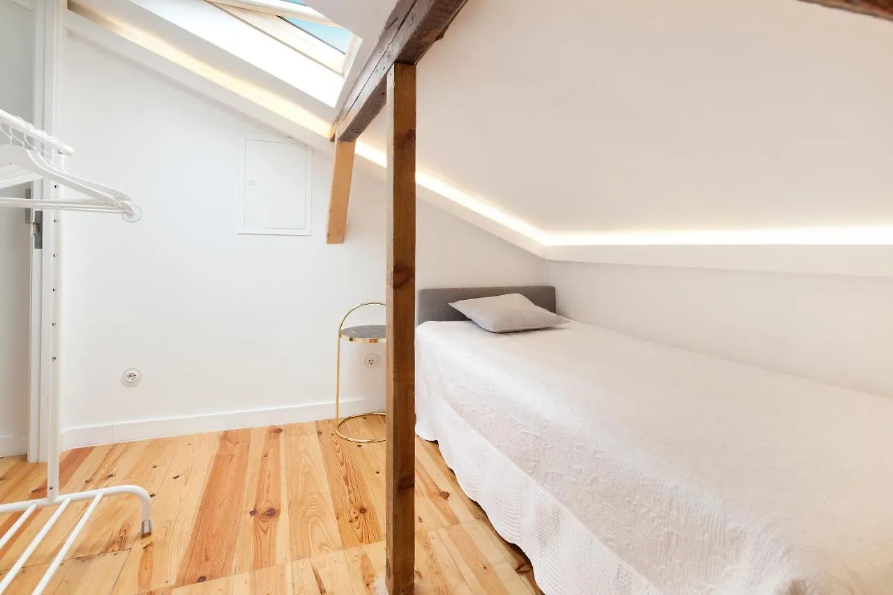Tiny Cosy Room- Alcantara Lisboa بيت ضيافة